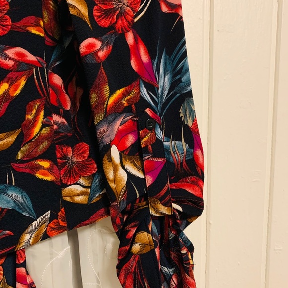 Top - Picture 2 of 4